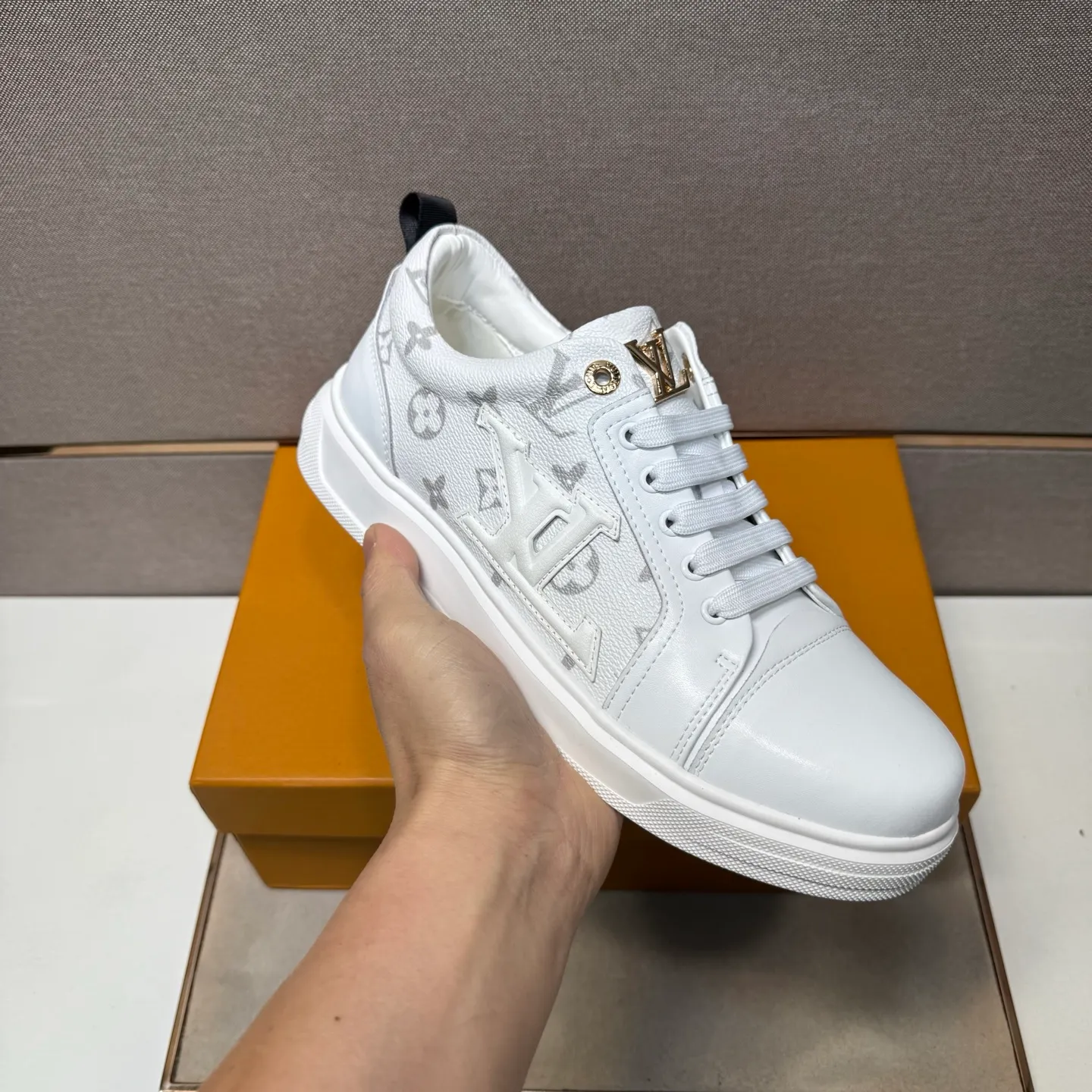 ⬛️Ex-factory price p400 [LV~] Men's casual shoes, 2025z cabinet sales simultaneously 🔶Code number: 38-44#️⃣ 🔷3 colors🔜The upper is made of multi-material splicing ➕Genuine leather lining, comfortable and breathable, sole: original comfortable and wear-resistant outsole, ⚠️real thing📱photographed🎬real thing is better📢📢📢